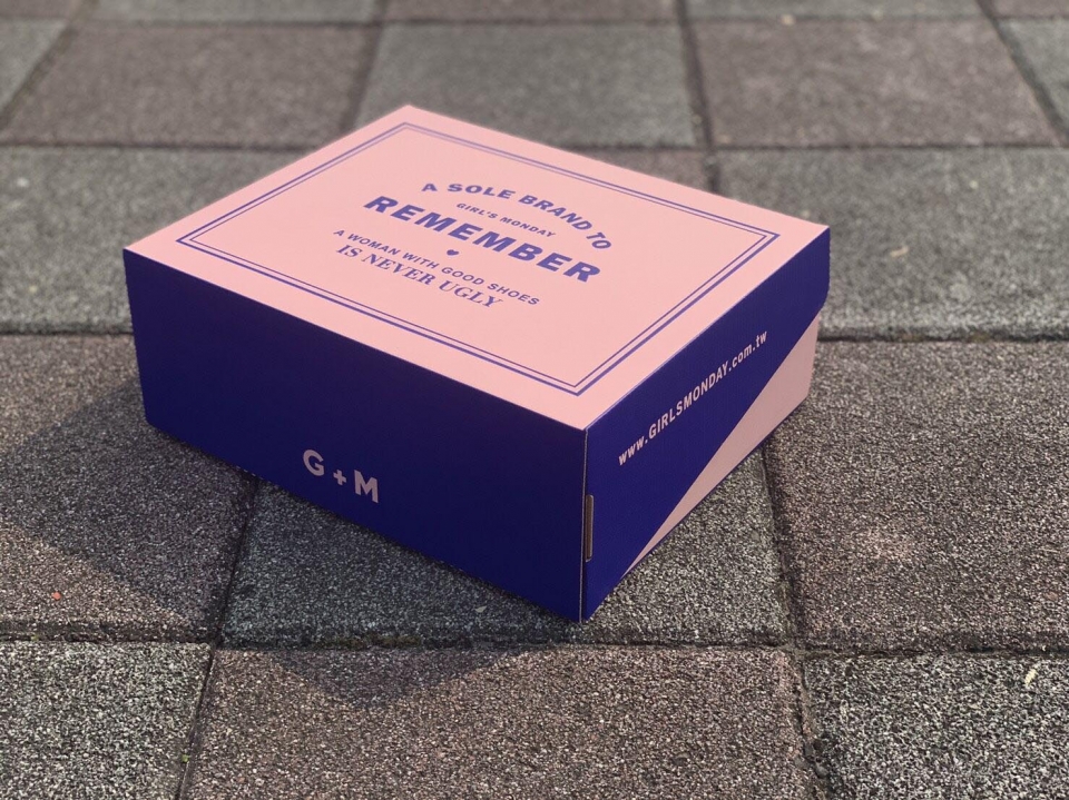 斜蓋鞋盒-訂製紙箱-星泓紙器